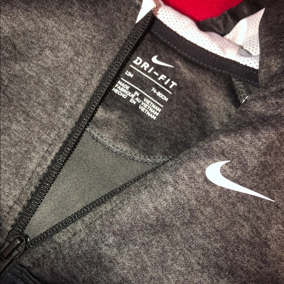 SOLD - Boys Nike dri-fit set - Picture 7 of 7